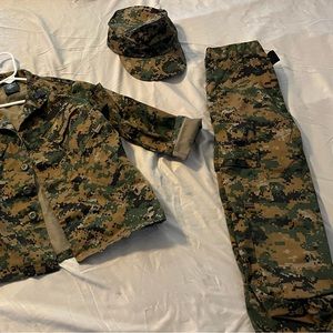 Marines costume size Child size 6-8